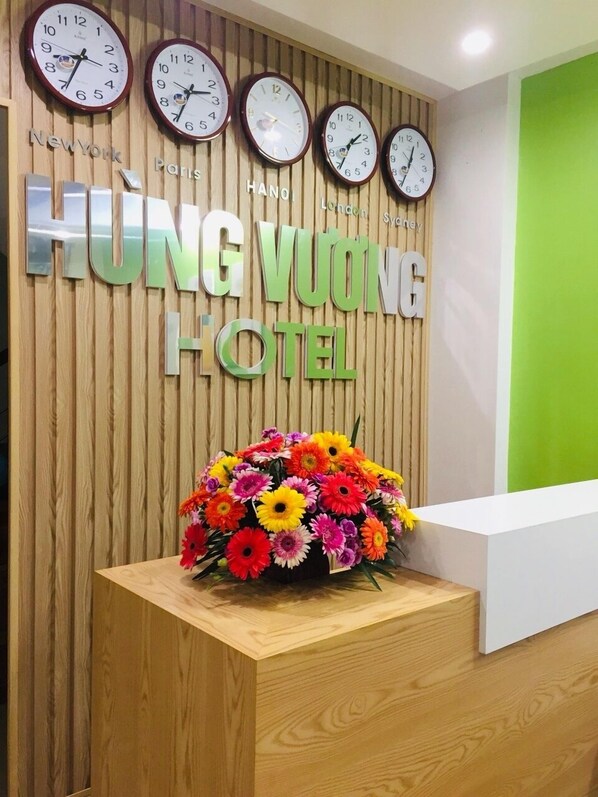Reception - Hung Vuong Hotel (Ha Long)