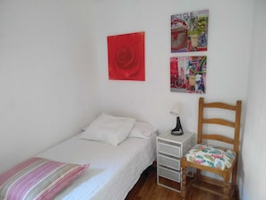 2 bedrooms, desk, iron/ironing board, travel cot