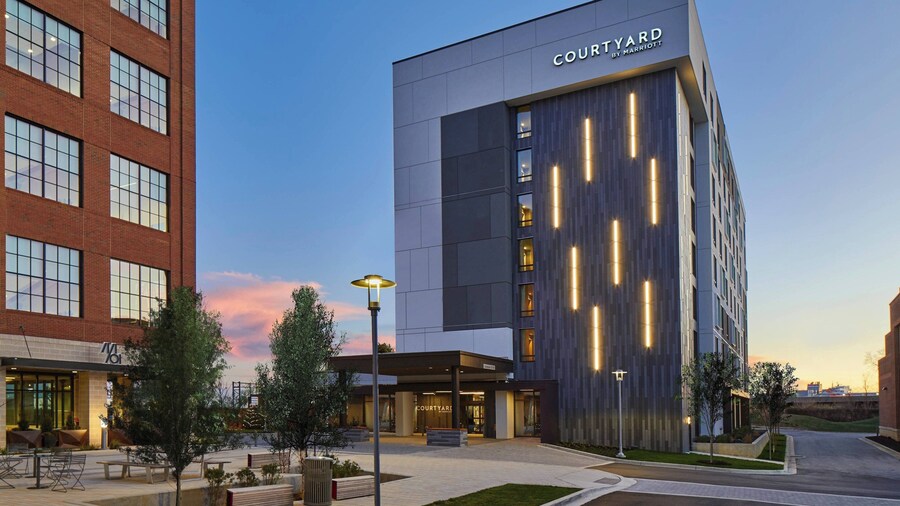 Courtyard by Marriott Baltimore Downtown/McHenry Row