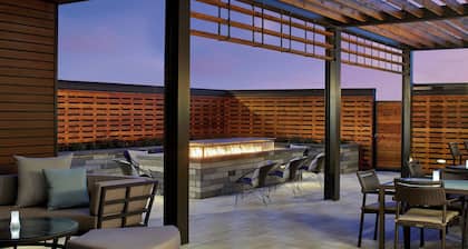 Courtyard by Marriott Baltimore Downtown/McHenry Row