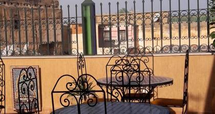 Riad Dar Pa Labzioui - Adults Only