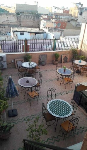 2 Restaurants, Frühstück, Mittagessen, Abendessen, marrokanische Küche