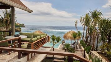 3 개의 야외 수영장