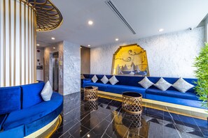 Lobby sitting area - Kana Triple L Hotel (Patong)