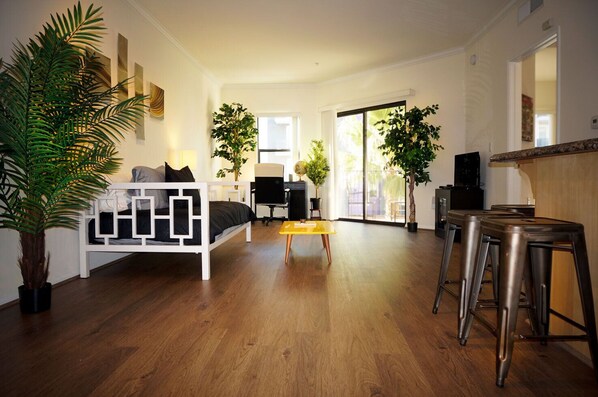 1 bedroom, in-room safe, WiFi, bed sheets