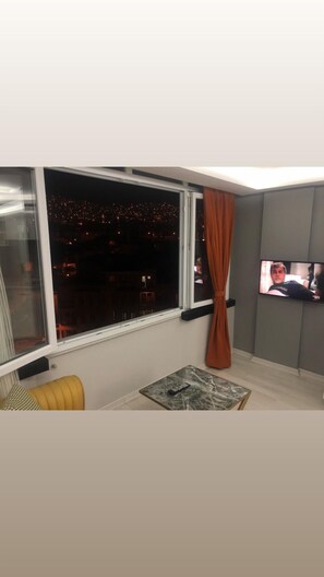 Television - H&M Residence (Bursa)
