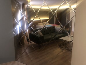 1 bedroom, Egyptian cotton sheets, premium bedding, minibar - H&M Residence (Bursa)