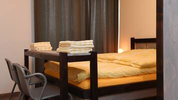 Standard Double Room | Desk, laptop workspace, soundproofing, free WiFi