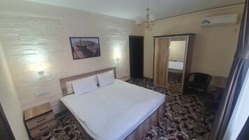 Standard Double Room | Blackout curtains, soundproofing, free WiFi, bed sheets