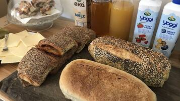 Daily buffet breakfast (DKK 100 per person)