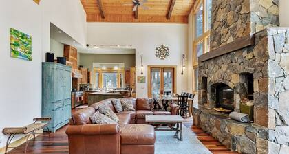 Bear Meadows Lodge - Hot Tub - Tahoe Donner 6 Bedroom Home by RedAwning