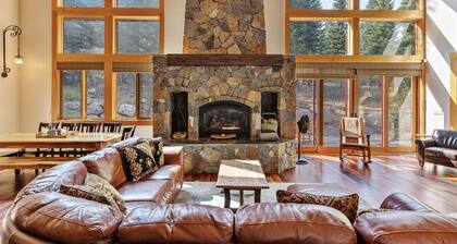 Bear Meadows Lodge - Hot Tub - Tahoe Donner 6 Bedroom Home by RedAwning