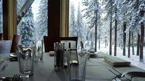 Balcony - Bear Meadows Lodge - Hot Tub - Tahoe Donner 6 Bedroom Home by RedAwning (Truckee)