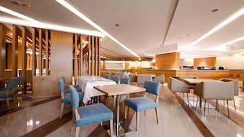 Colazione a buffet, servita tutte le mattine (45 AED a persona)