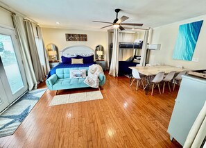 1 dormitorio, tabla de planchar con plancha, wifi gratis y ropa de cama