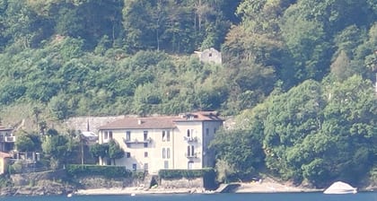 Apartment at Molinett, the old mill, whose millstones are still on the beach