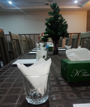 Dining - Park view family hotel (Lahore)