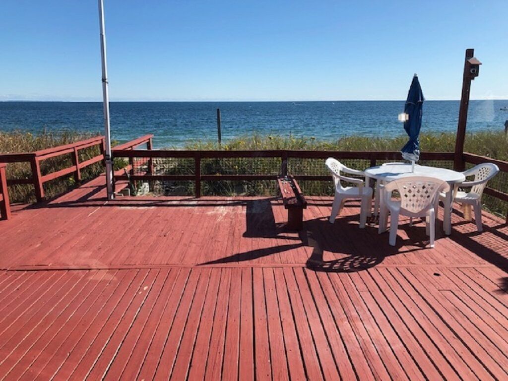 HOT Rental: Misquamicut Oceanfront with Sept and Oct Weeks Reduced $1500!