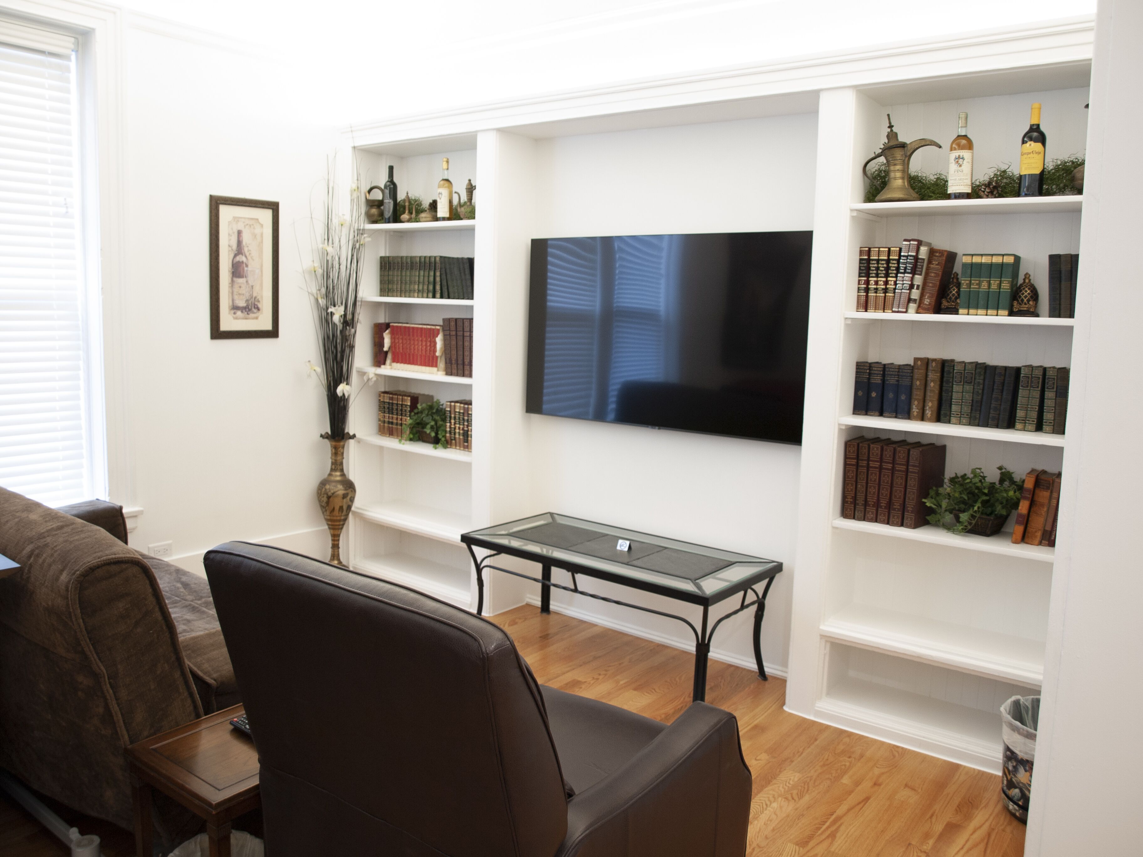 Stone Mansion Sleeps 10-20 Free Parking Near Lake, Red Line and Wrigley