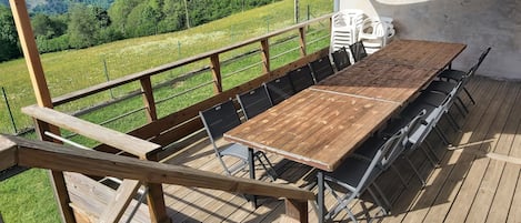 Outdoor dining