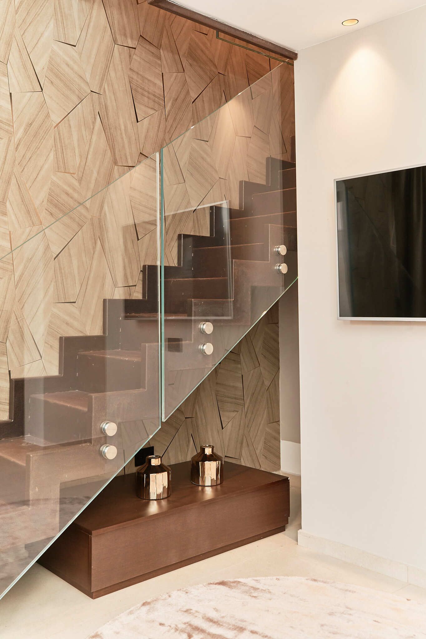 Junior-Suite (duplex) | Wohnbereich | 49-Zoll-LED-Fernseher mit Digitalempfang, Fernseher