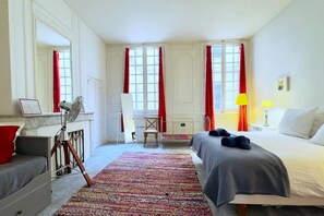 2 bedrooms, desk, iron/ironing board, free WiFi