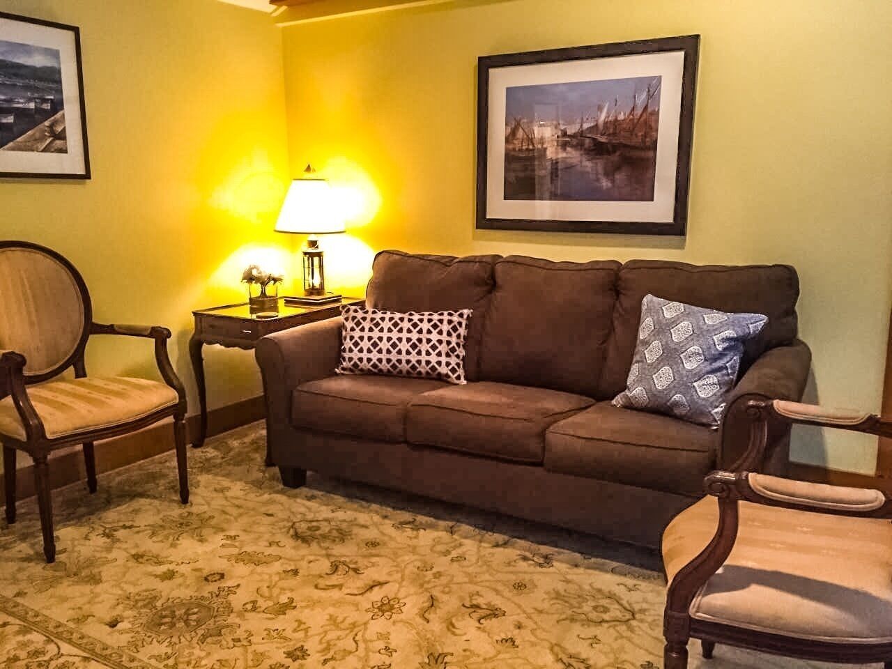 Captains Quarters Cottage-Cozy, Downtown Douglas steps from shops & restaurants!