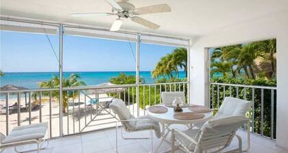 Spektakuläre 2 Schlafzimmer / 2 Bäder Seven Mile Beach Condo.