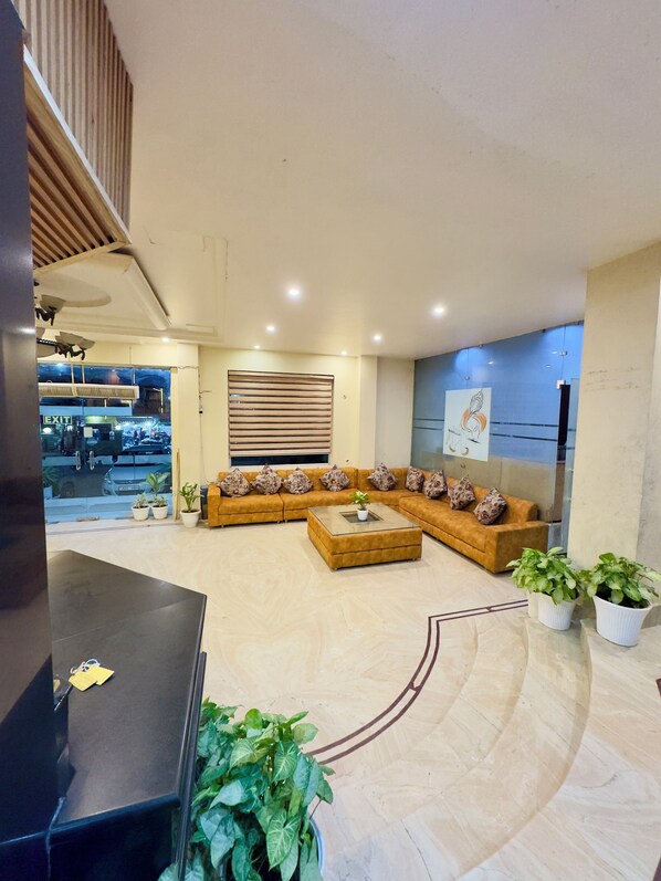Lobby sitting area - Hotel Jagdish Residency (Reasi)