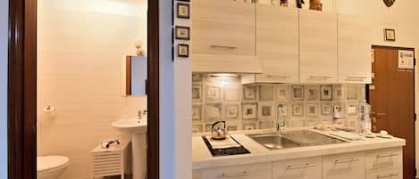 Comfort Studio | Private kitchen | Full-size fridge, stovetop, cookware/dishes/utensils