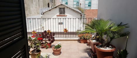 Studio Panoramic - terrass | Allergitestade sÀngklÀder, individuell inredning och unika möbler