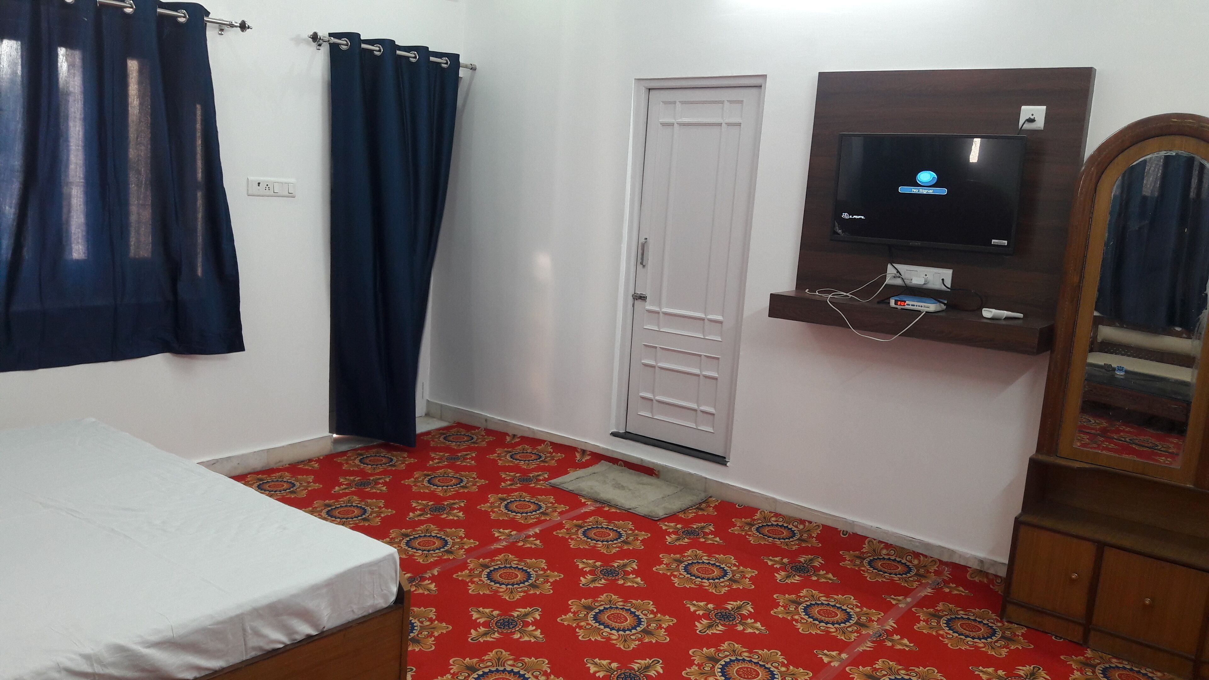 Guest house is very close to world renowned Mehrangarh Fort