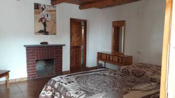 Standard Room | Free WiFi, bed sheets