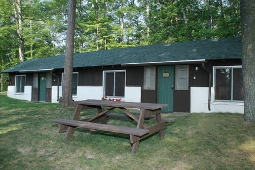 LakeView 3, LakeFront Suite
