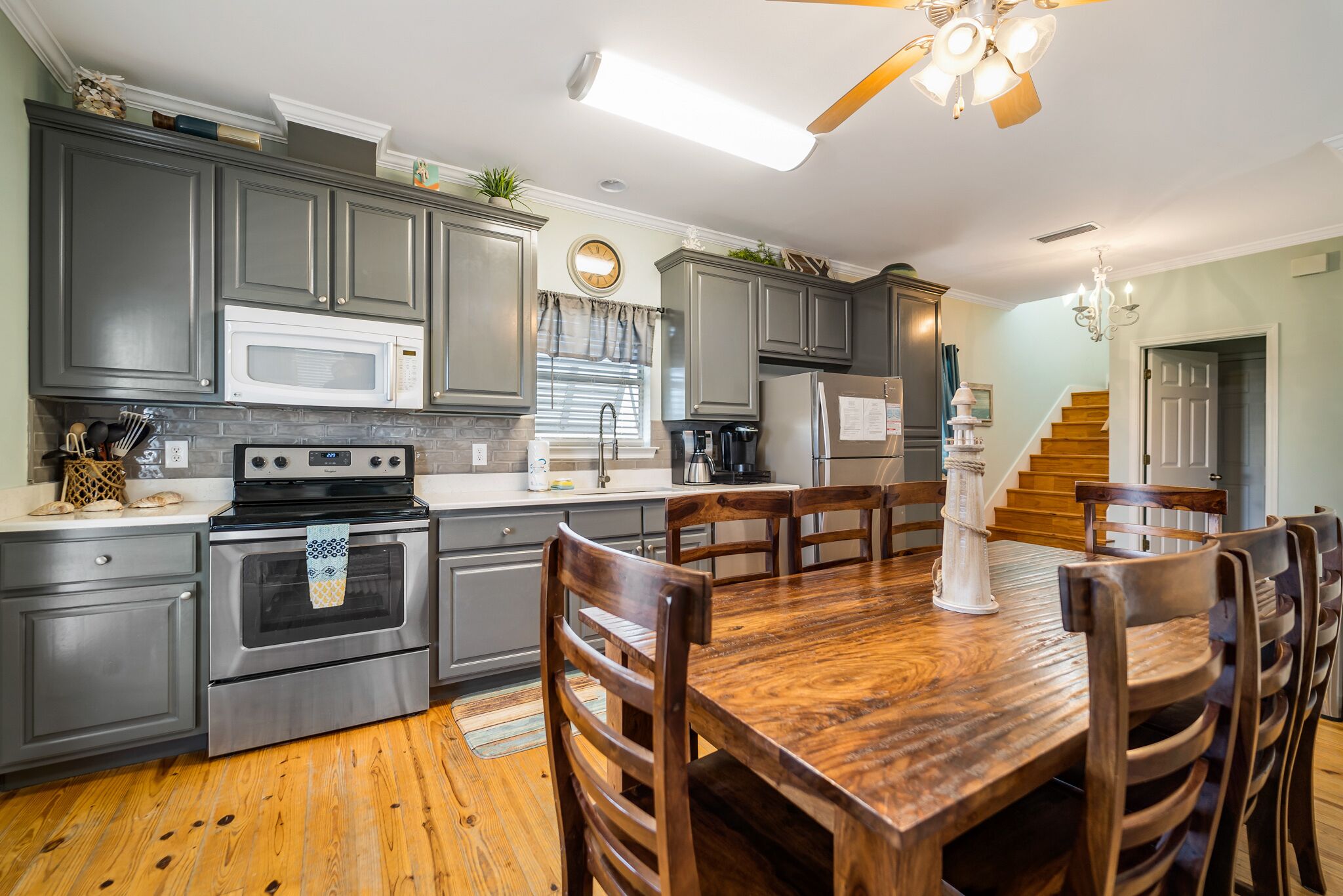 5 Bedroom Gulf-side , 3 bath, 2 story, large decks. Best views on the island