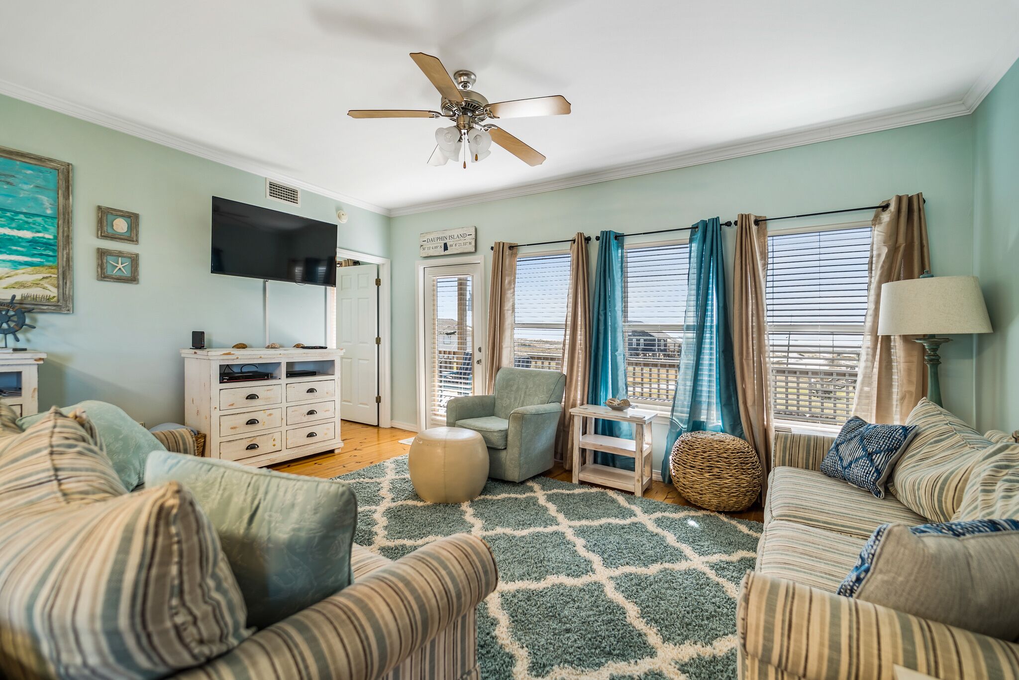 5 Bedroom Gulf-side , 3 bath, 2 story, large decks. Best views on the island