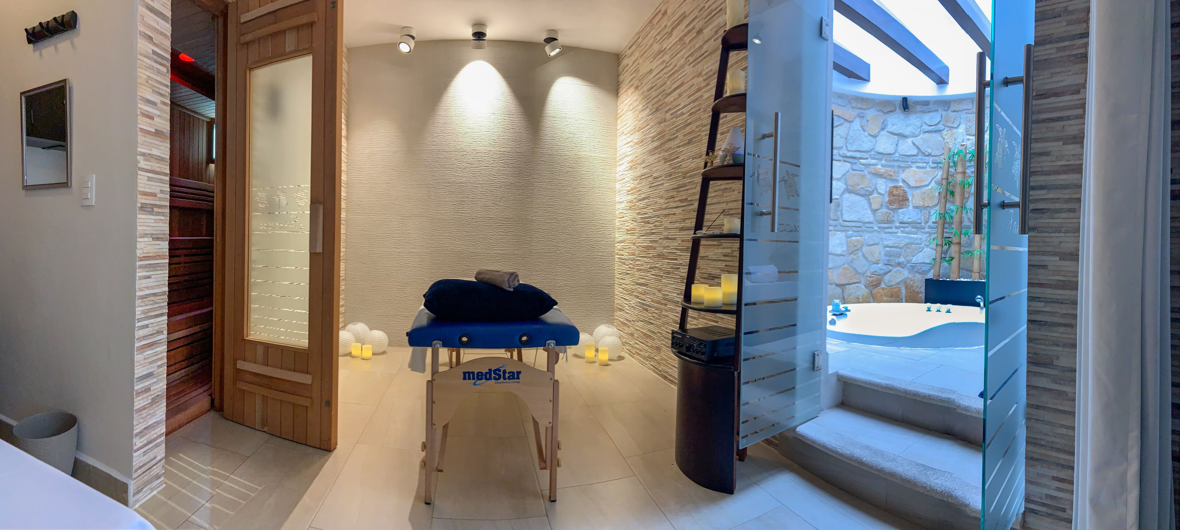 Salas de tratamiento para parejas, sauna y masajes suecos 