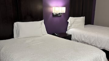 Cortinas opacas, tabla de planchar con plancha, wifi gratis