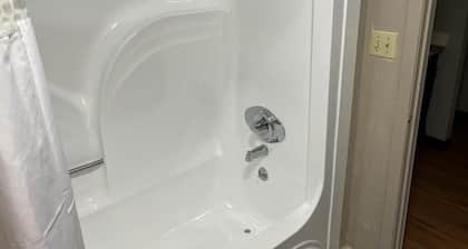 Relax Inn & Suites