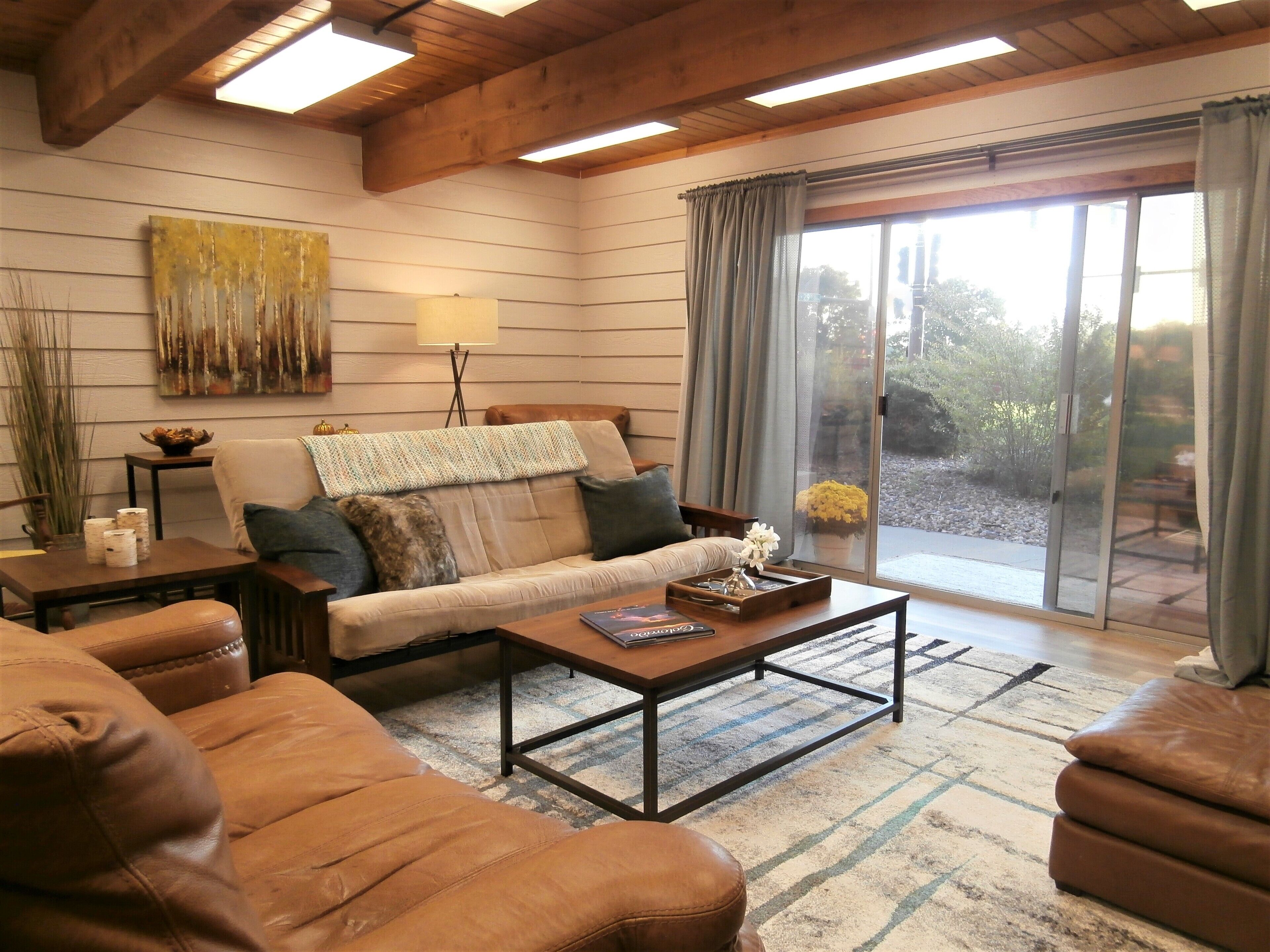 Private, Family-Friendly Suite next to Benson Sculpture Gardens