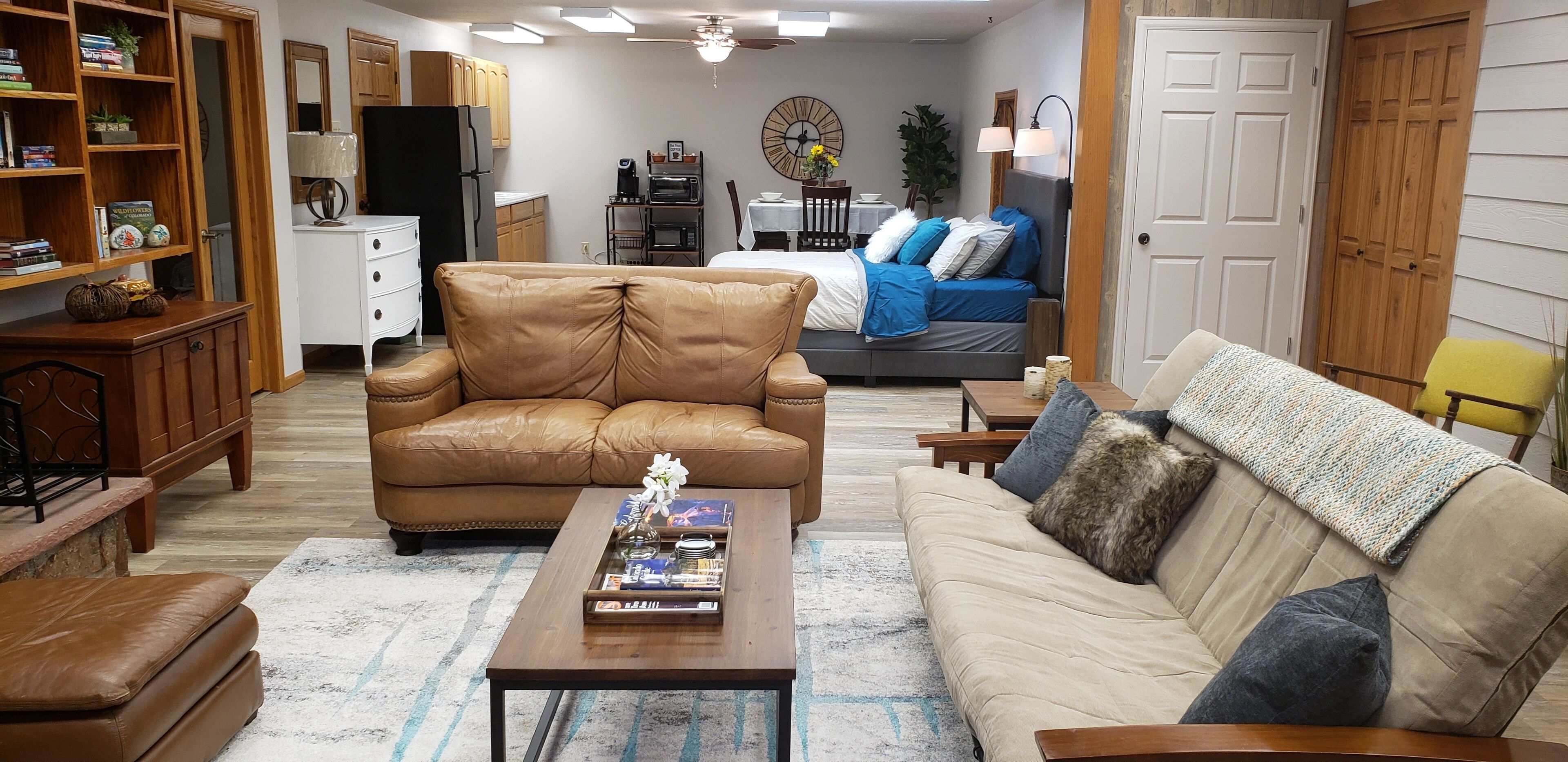 Private, Family-Friendly Suite next to Benson Sculpture Gardens