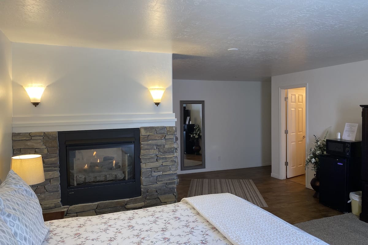 honeymoon studio suite, non smoking, garden view | memory-foam beds, blackout curtains, iron/ironing board, free wifi