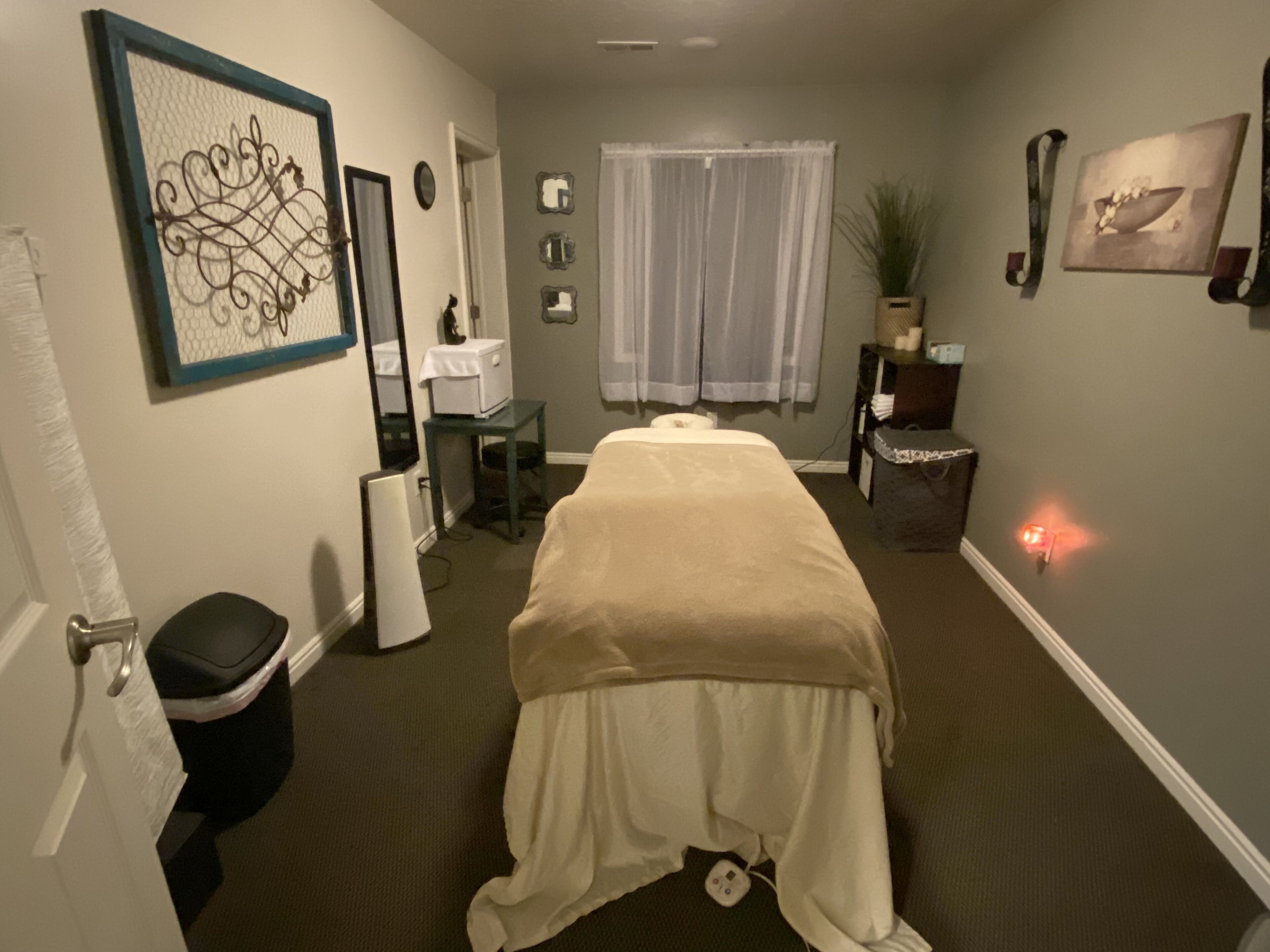 couples treatment room(s), hot stone massages, deep-tissue massages