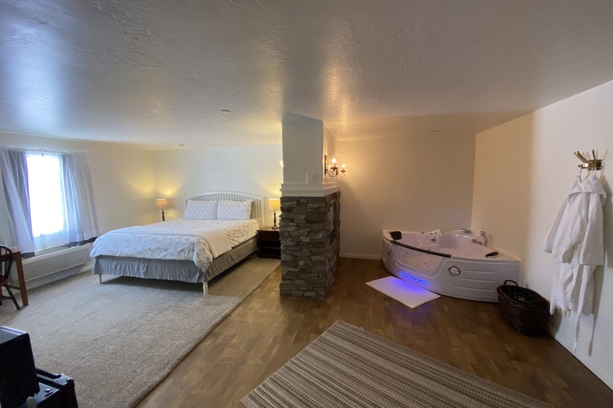 honeymoon studio suite, non smoking, garden view | memory-foam beds, blackout curtains, iron/ironing board, free wifi