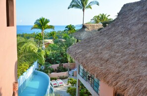 Terrace/patio - Designer home, Heated pool, great Ocean views close to beach and town center (Sayulita)