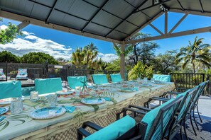 屋外ダイニングエリア