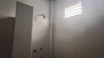 Family Room | Bathroom | Shower, rainfall showerhead, free toiletries, bidet