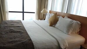Departamento Deluxe | Ropa de cama de alta calidad, edredón, escritorio y insonorización