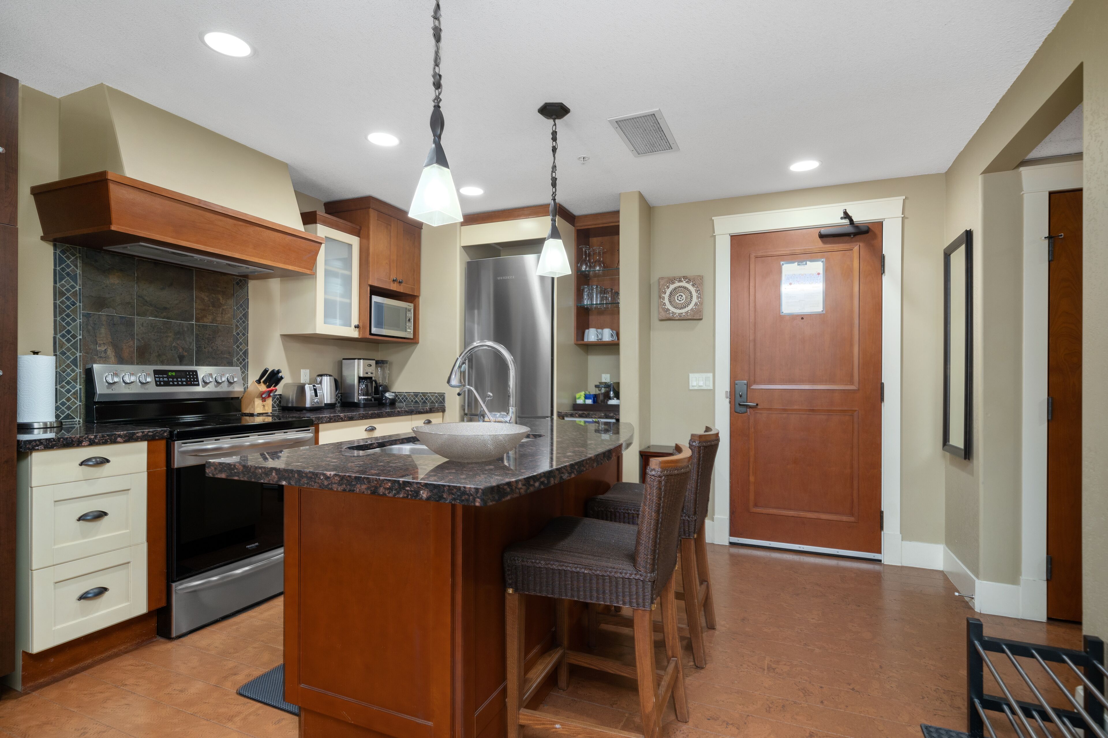 Luxury 2 Bdrm-2 bath Condo in 5-Star Solara Resort