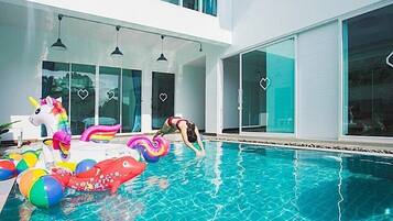 Grand Villa | Pool | Outdoor pool